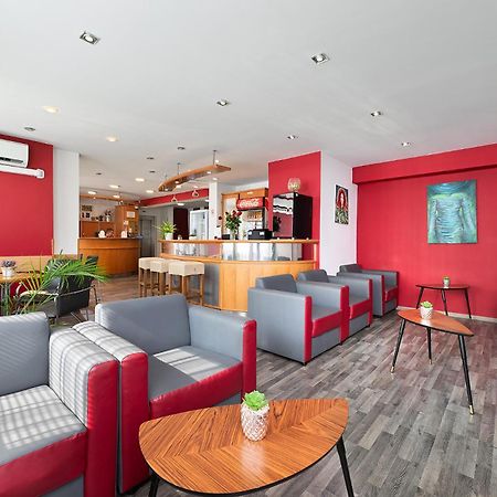 Hotel Plus Братислава Экстерьер фото